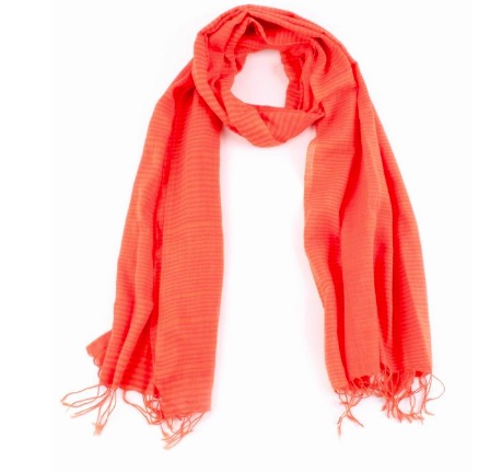 Mjuk bomullsjal i vacker orange med mörkorange strimmor. 100x180cm. En scarf från Indien för Fair Trade.