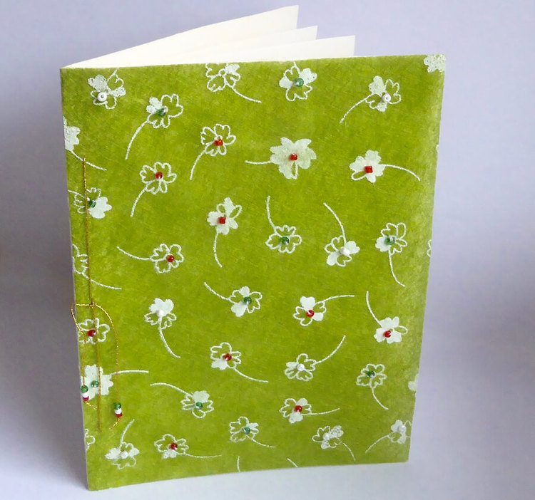 Brevkort m kuvert, handgjort, pärlor: grönt