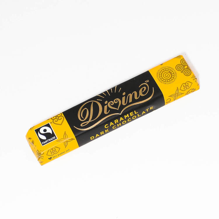 Divine dark caramel är en mörk chokladbar med krämig smörkolafyllning. Fairtrade-märkt.