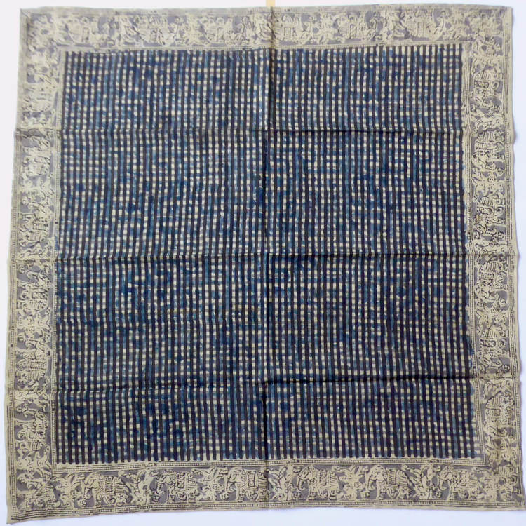 Kalamkari-halsduk 55x55cm, blocktryckt bomull från Indien. Mycket behagligt att bära. Växt- och mineralfärger. Fair Trade.