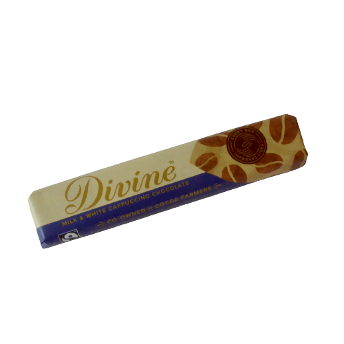 Divine Cappuccino är en chokladbar med mjölkchoklad, vit choklad, blandad med små frystorkade kaffebitar. Fairtrade.