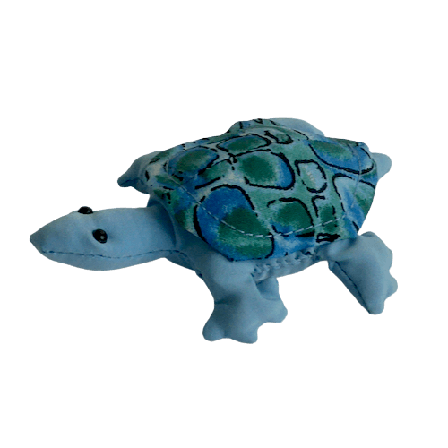 Sanddjur, liten sköldpadda med sköld i blå färger. Maskor eller originell present. Fair Trade.