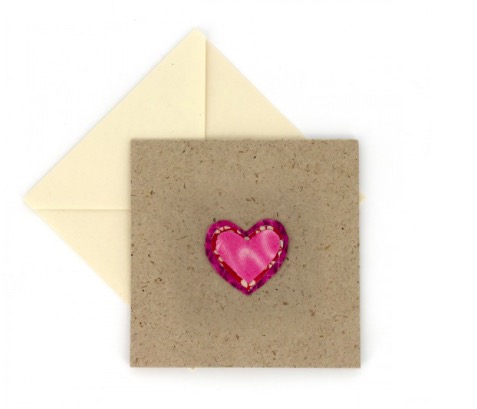 Hjärtan, vikt kvadratiskt brevkort med kuvert. Hälsning till dina kära. Fair Trade Bangladesh.