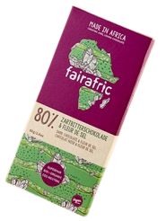 Fairafric mörk choklad med 80% kakao och med havssalt. Producerad i Ghana med rörsocker från Mocambique och havssalt från Altlanten. Med färgglad omslagsbild, i