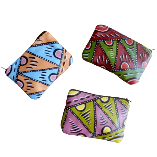 3 små läderfodral för småsaker. Olika färger, mönstret inspirerat av African art. Fair Trade från Kenya.