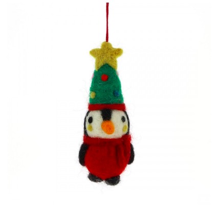 Julhänge pingvin med grön mössa som har en  gul stjärna på toppen. Fina detaljer på hela pingvinen.  Handtovad dekohänge.
