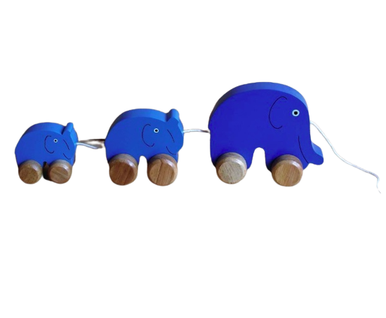 Dragleksak, Tre blå elefanter i olika storlekar (den första är störst), trä. Fair Trade.