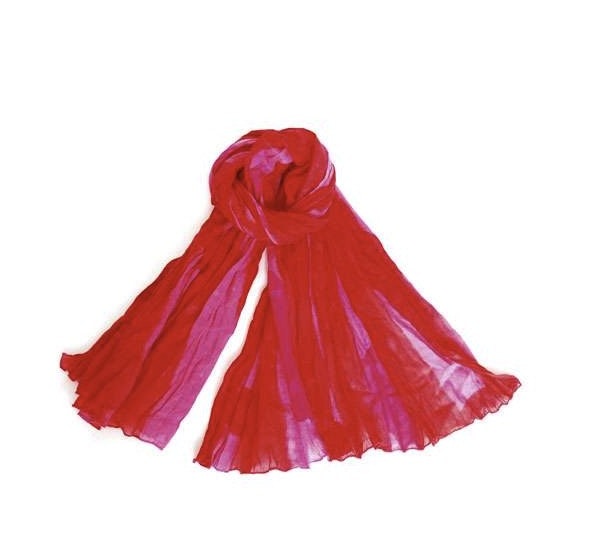 Sjal, scarf mått 180x110cm i krinklad bomull. Klara färger, pink/orange. Fair Trade.