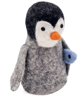 Pingvin Pingu med fisk, handtovad, Fair Trade