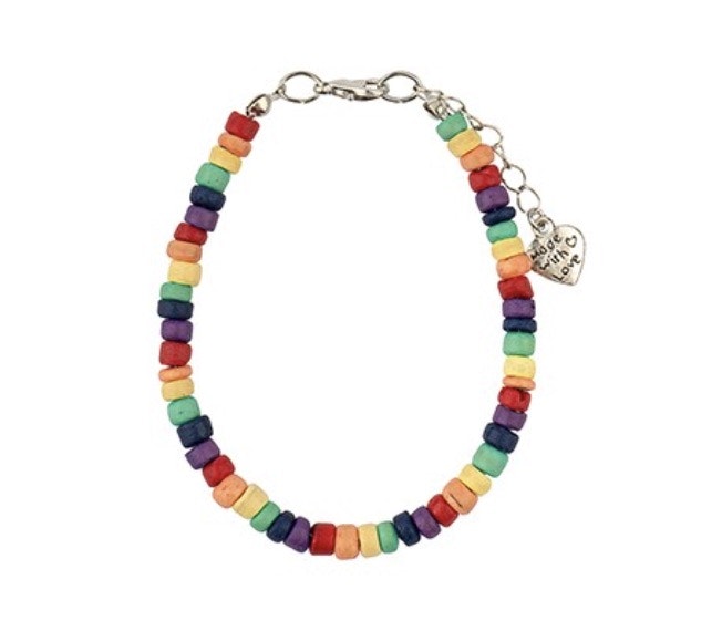 Justerbart armband Regnbåge av små kokosnötsdelar. Fair Trade från Filippinerna.