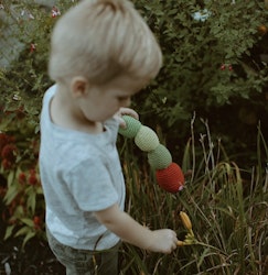 Tygskallra Larv, virkad, 22 cm lång