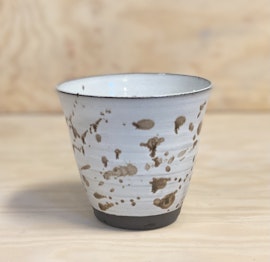 Kaffemugg prickig, brun