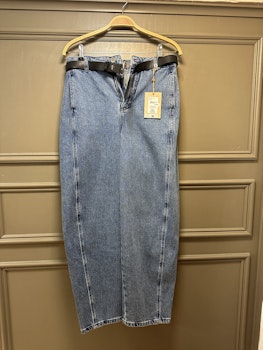 Barrel Jeans