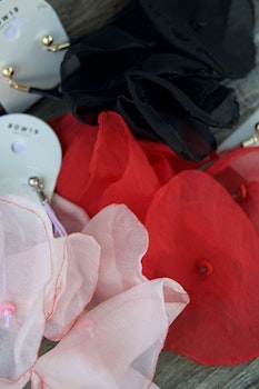 BOW19 || ÖRHÄNGE Flowy rosa