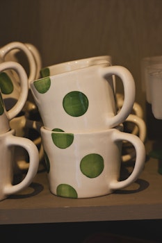BRUKA DESIGN || Mugg Prickig, grön