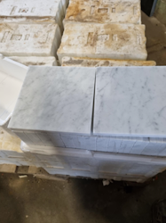 44: Marmor-plattor- vita- polerade- Bianco Carrara, ca 8m2
