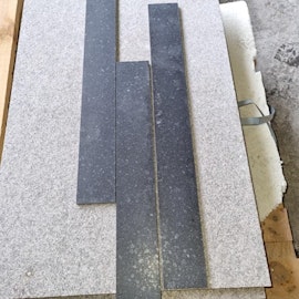 52: Granit- golvsockel-svart-mattslipad, ca 300 lmp