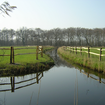 Kastanjestolpe Farmfence 2m - Klyvd, 3 tapphål