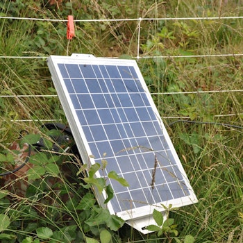 Solpanel Gallagher 20W med 2A regulator / exkl hållare