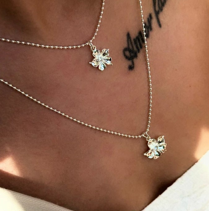 LA FLEUR DOUBLE HALSBAND