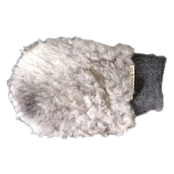 Hand-sewn polish glove in sheepskin for dogs and horses