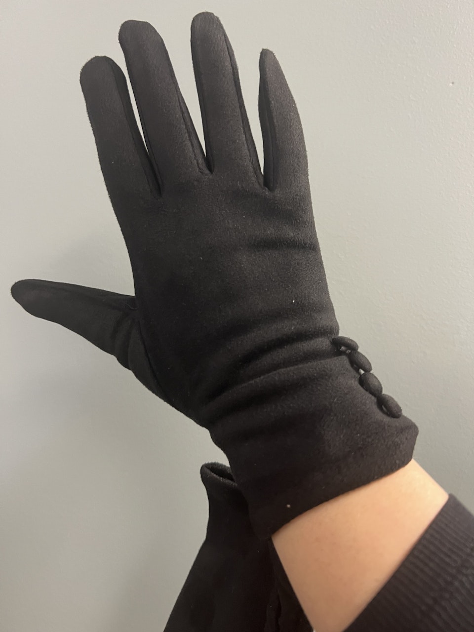 Handskar med mockakänsla