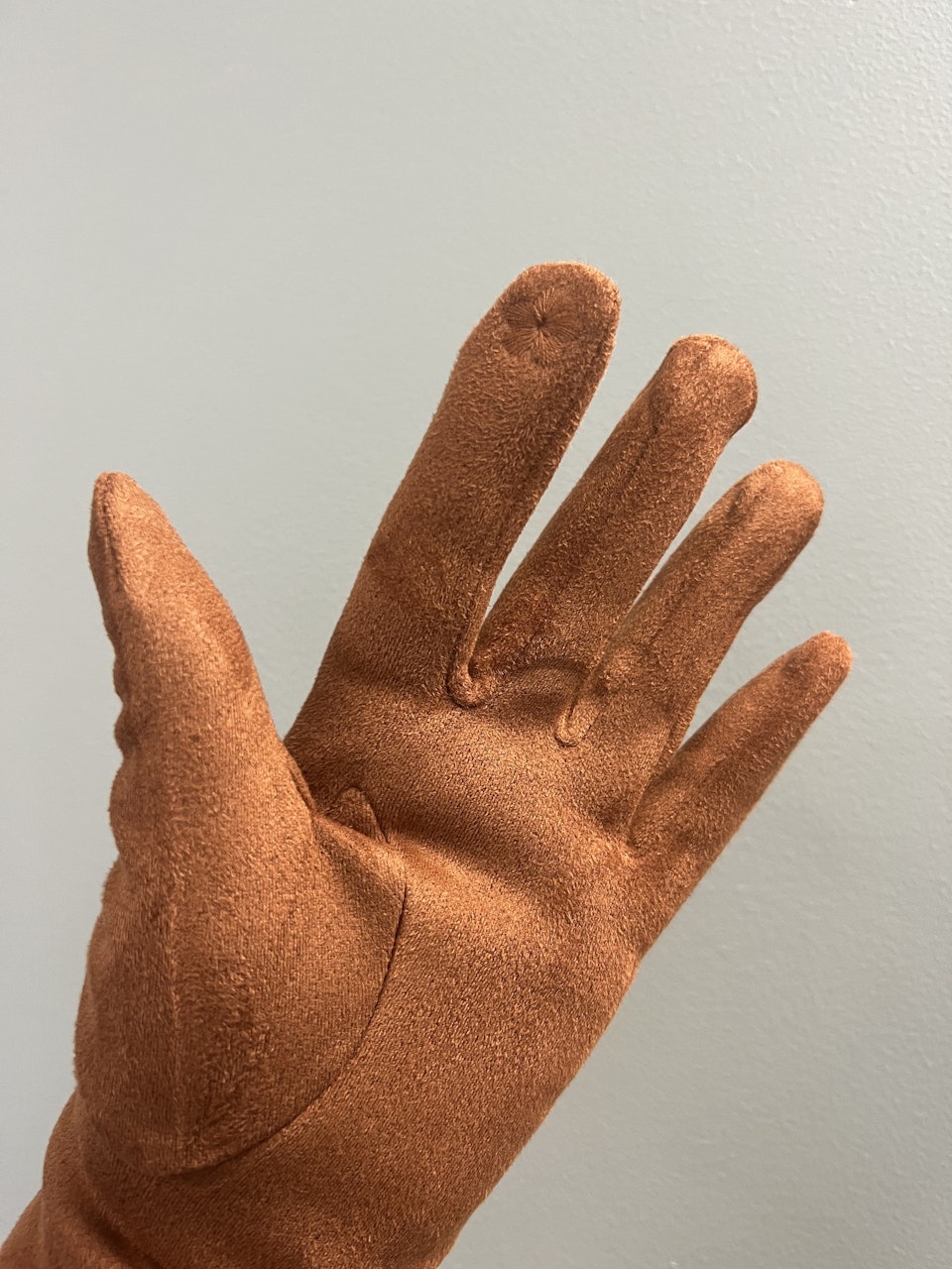 Handskar med mockakänsla