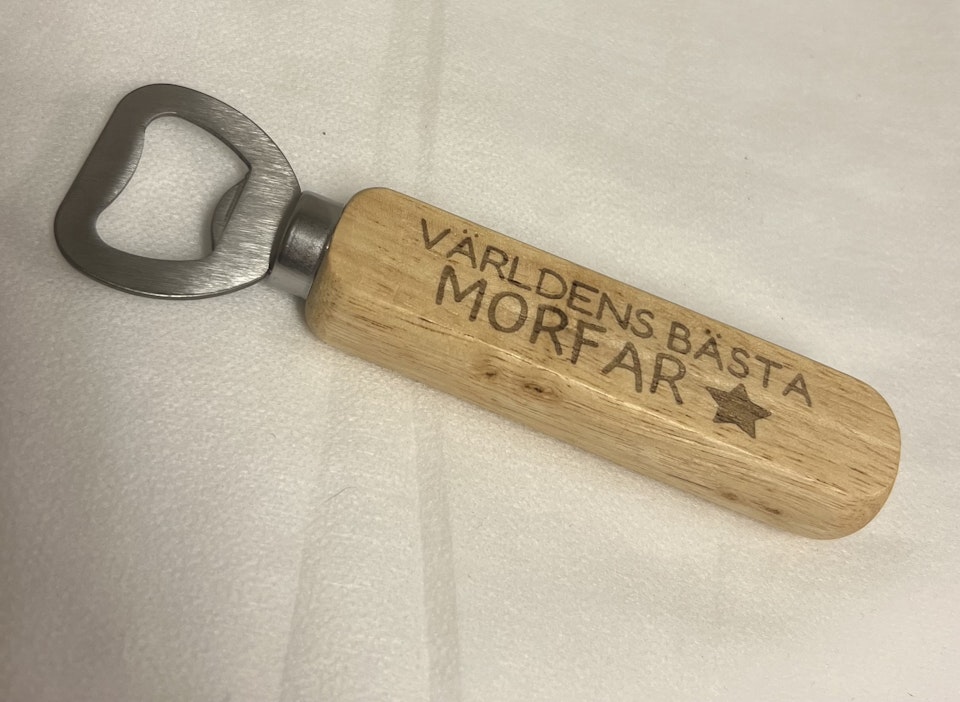 Kapsylöppnare med träskaft - personlig text