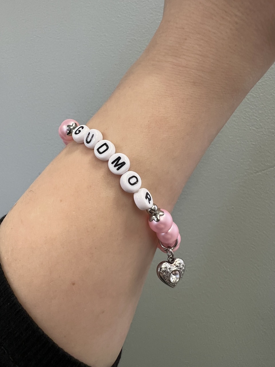 Text Armband med tjeckiska glaspärlor