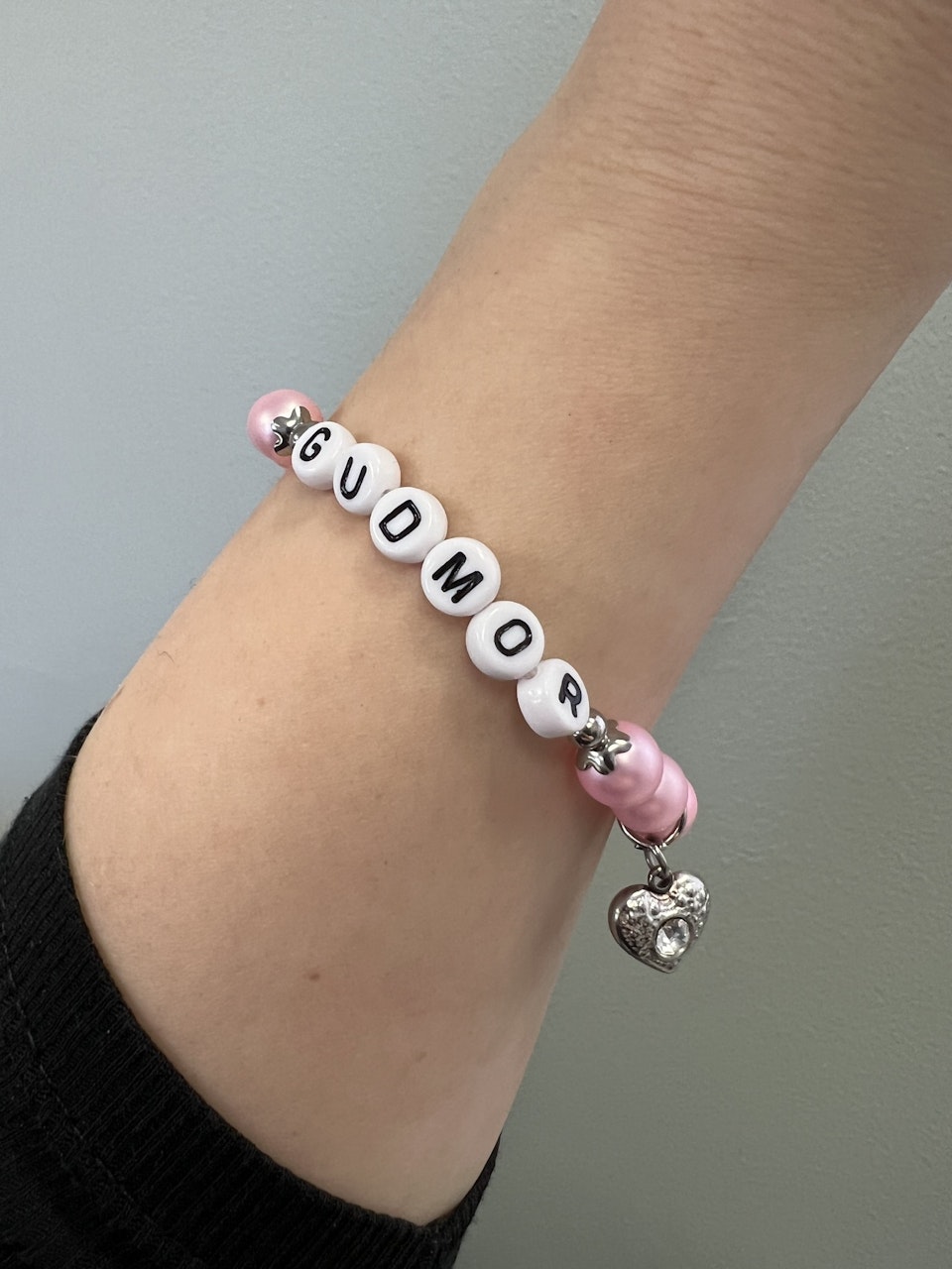 Text Armband med tjeckiska glaspärlor