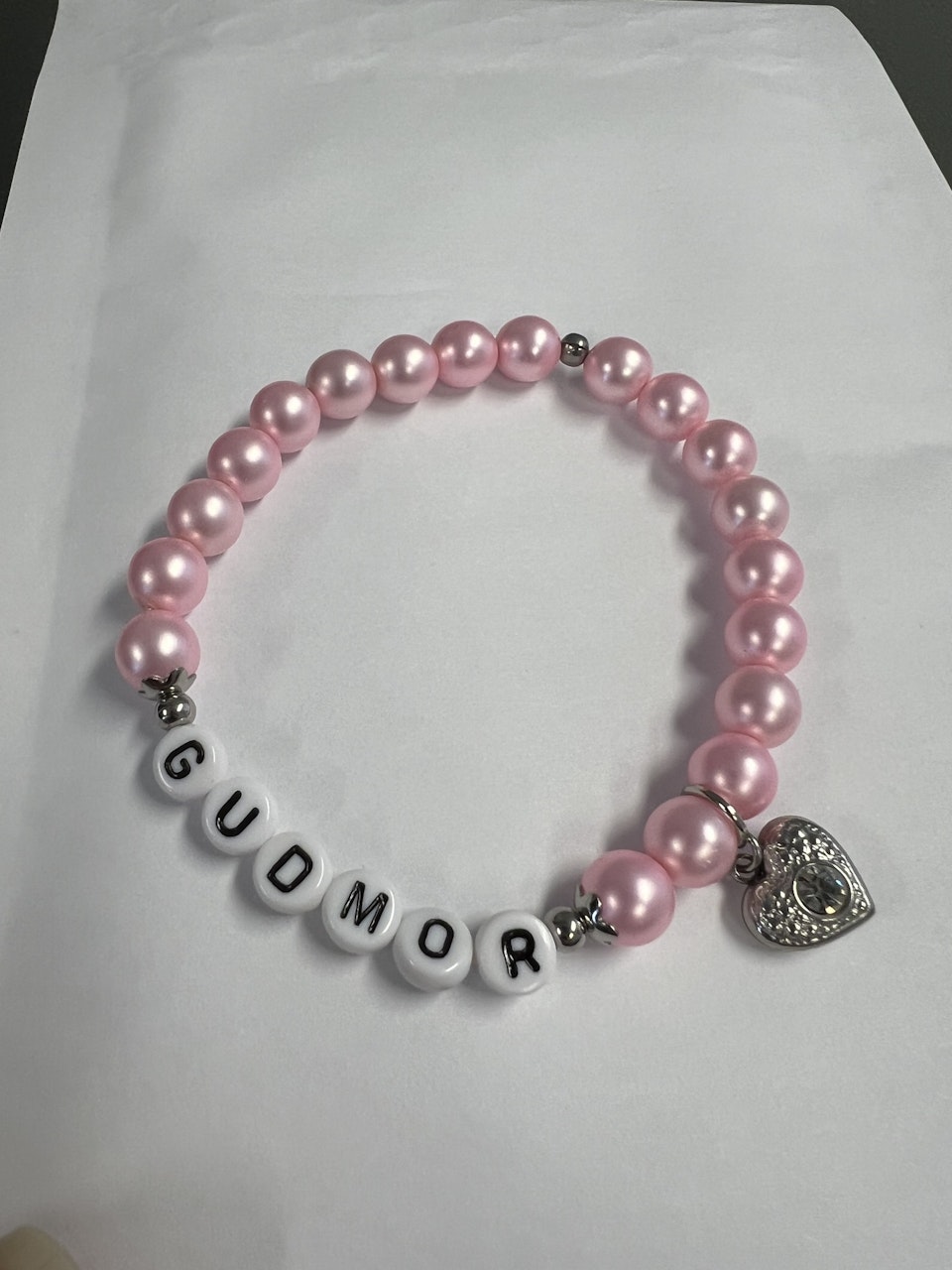 Text Armband med tjeckiska glaspärlor