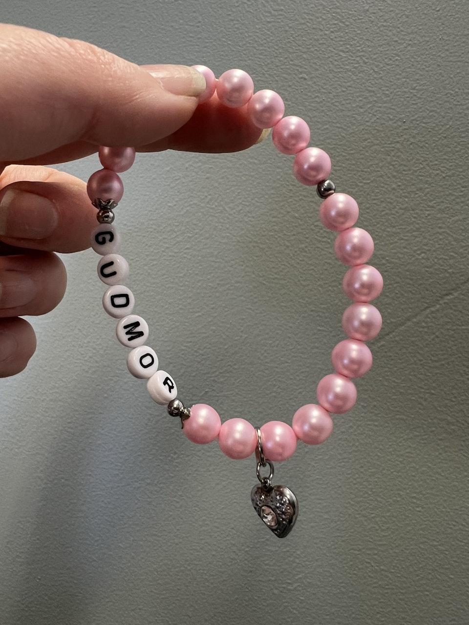 Text Armband med tjeckiska glaspärlor