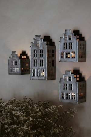 Majas cottage: metall hus