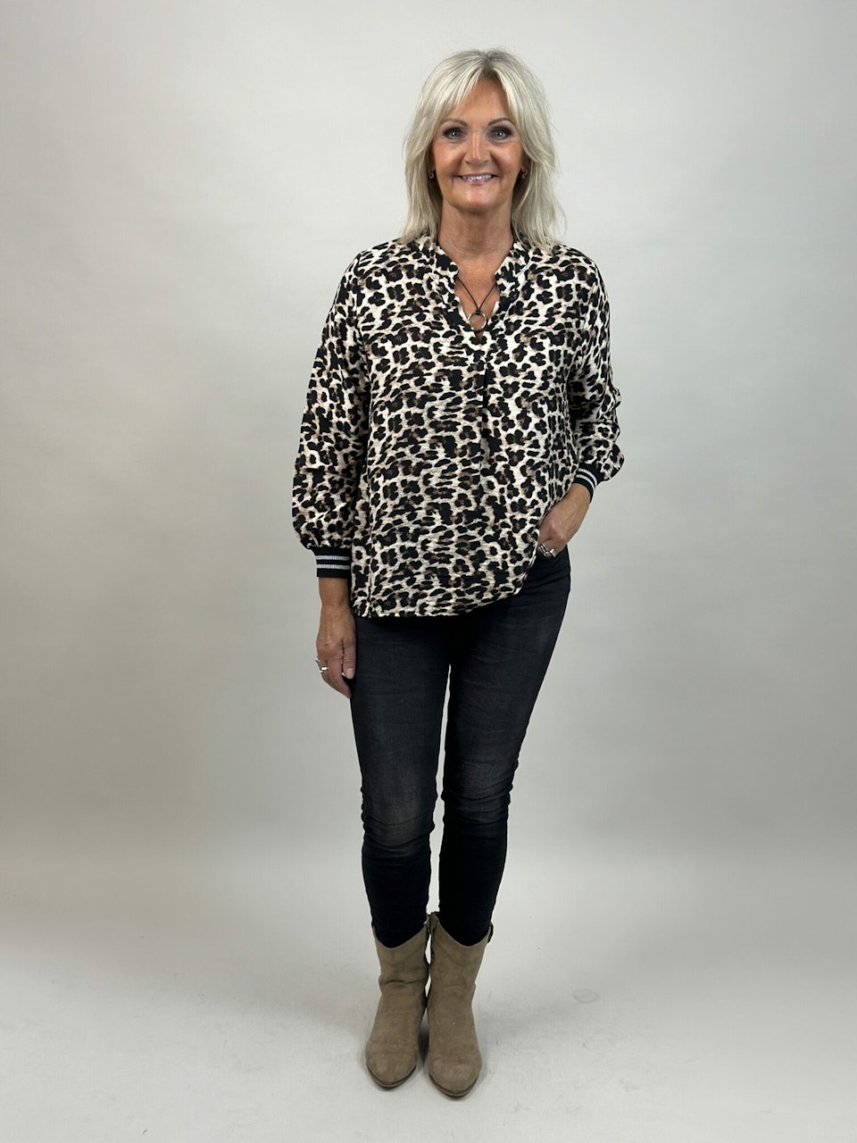 Blus: Tess