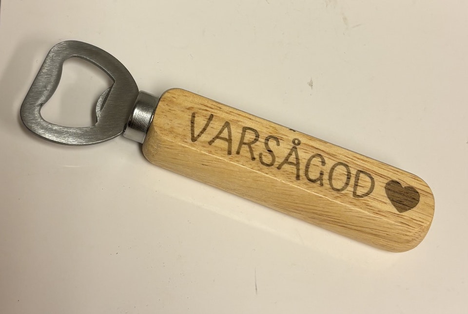 Kapsylöppnare med träskaft - personlig text