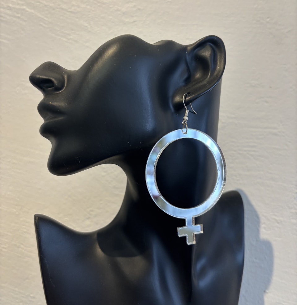 Örhängen - stor kvinnosymbol