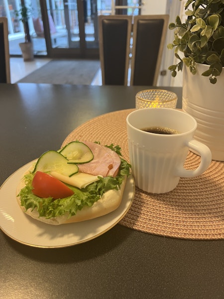 Tekaka med pålägg