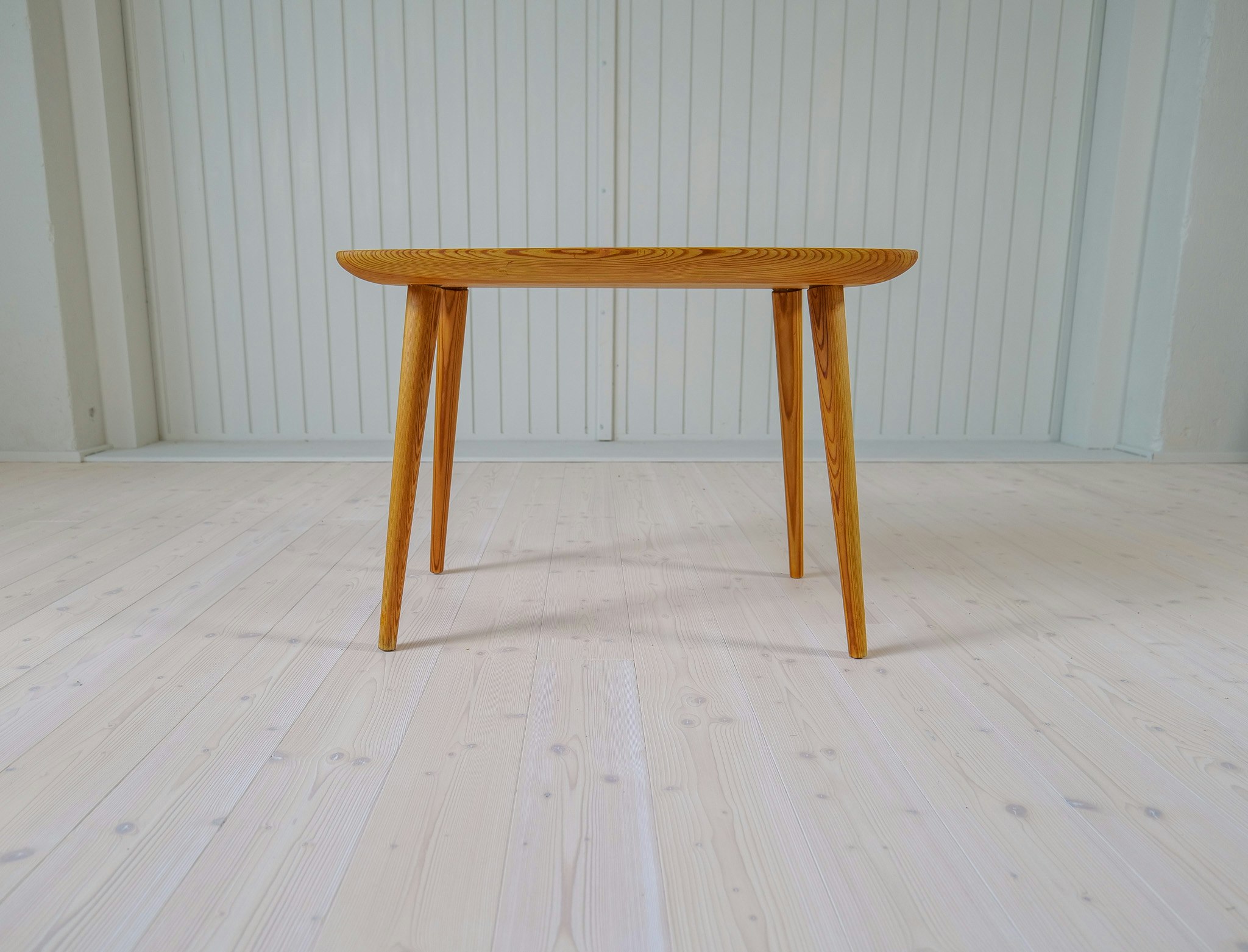 Midcentury Modern Coffe Table in Pine Sweden 1940s
