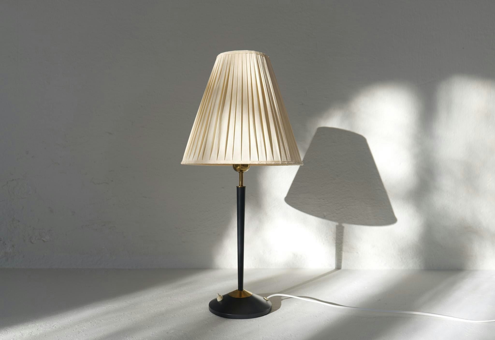 Midcentury Modern Table Lamp in Brass and Cast Iron Asea Sweden, 1950s