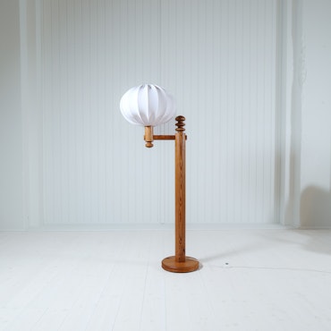 Scandinavian Modern Sculptural Floor Lamp in Pine Uno Kristiansson, Sweden 1970s