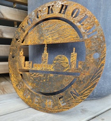 Emblem Stockholm i Cortenstål