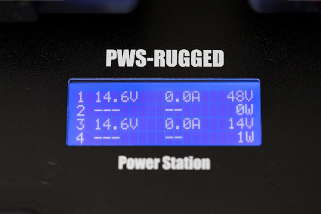 BLUESHAPE power station in RUGGED case for  4 batteries , trial voltage 14V - 28V and 48V regulated. Charger system embedded and back system . VLOCK