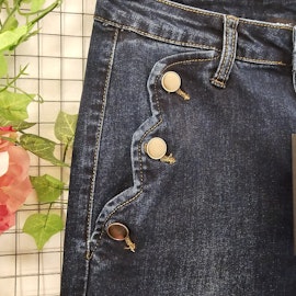 Vida jeans med detalj