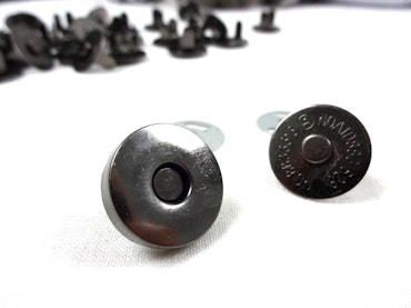 S606 Magnetlås 18 mm svart nickel (2/20/100 st)