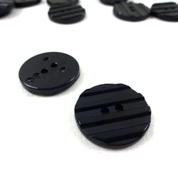K001 Knapp 25 mm svart med ränder (25 st)