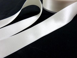 B1400 Satinband 25 mm creme (25m)