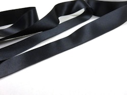 B1400 Satinband 25 mm svart (25m)