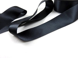 B1400 Satinband 38 mm svart (25m)