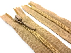 D105 Blixtlås 12 cm Opti 4 mm spiral ej delbar beige
