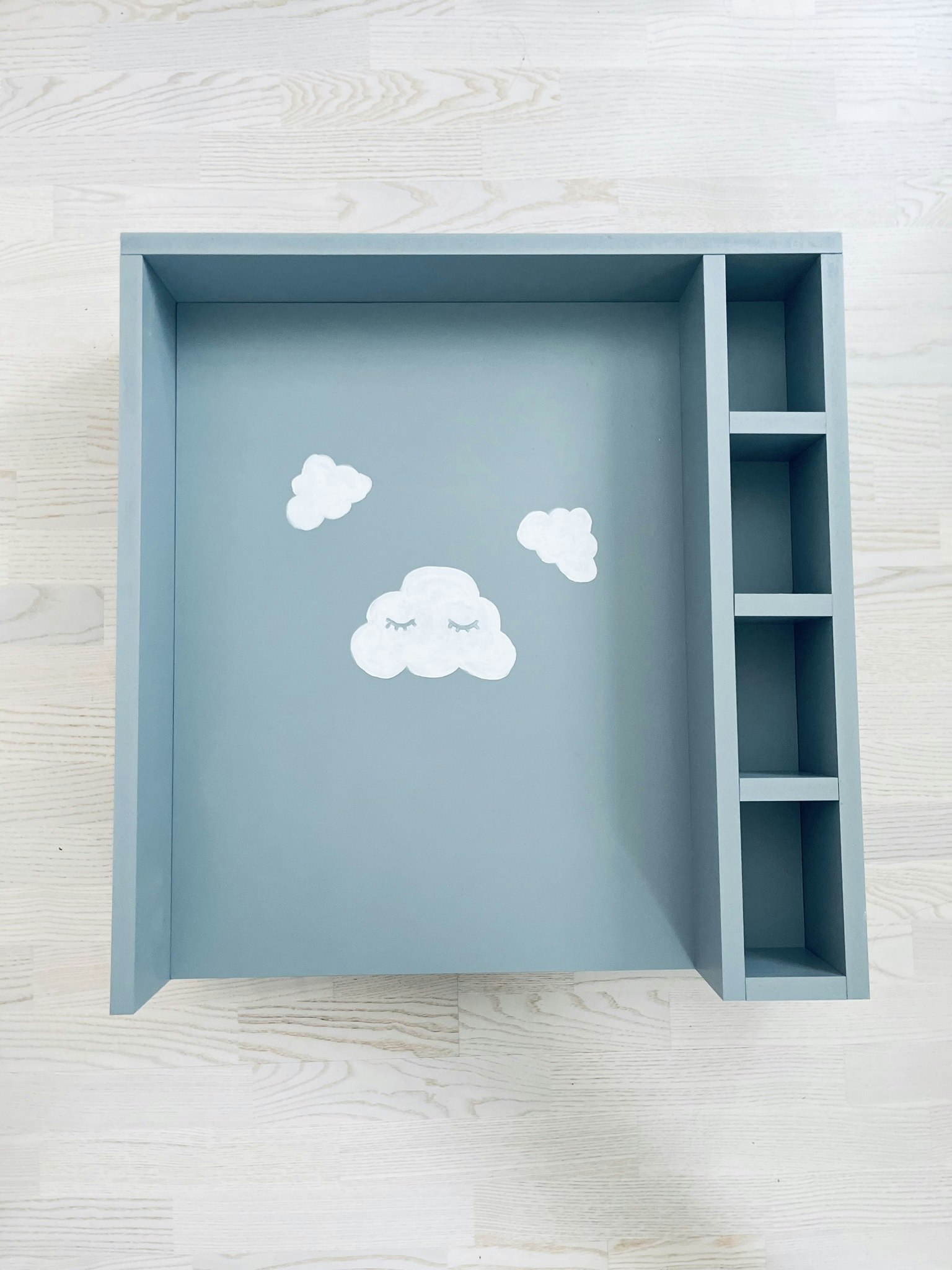 Skötbord till tvättmaskin - duvblå med moln